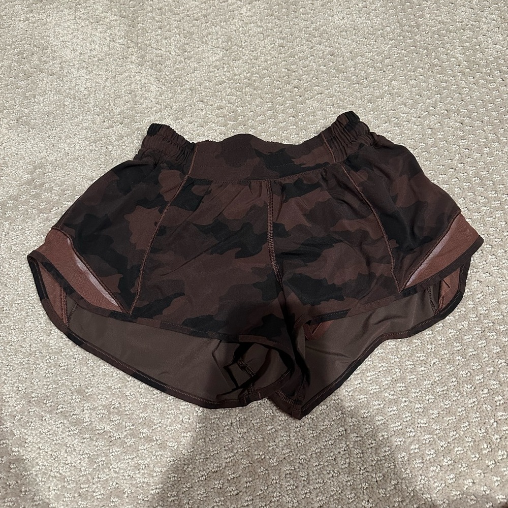 lululemon hotty hot shorts size 4